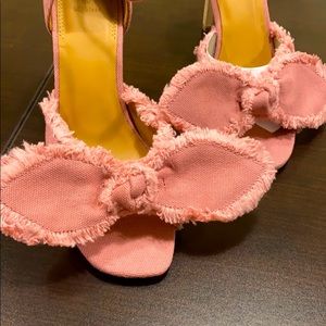 Women’s High Heel Bill Blass Shoe Sz. 9